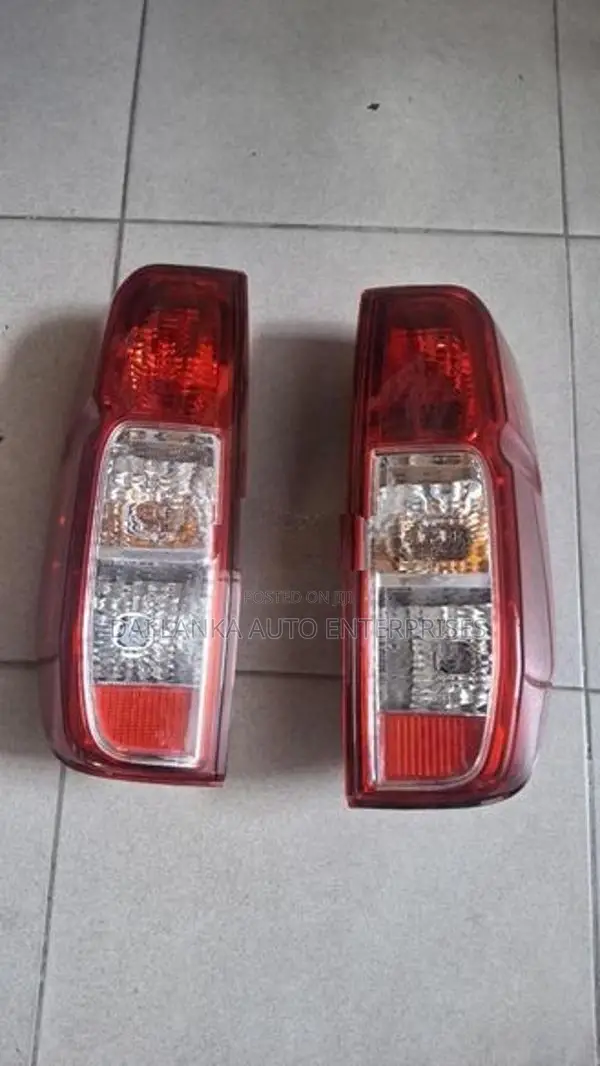 Nissan Navara Tail Light Set