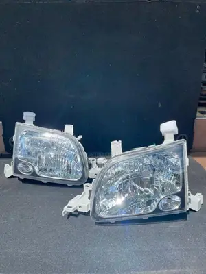 Toyota CR41 Noah Crystal Headlight Set