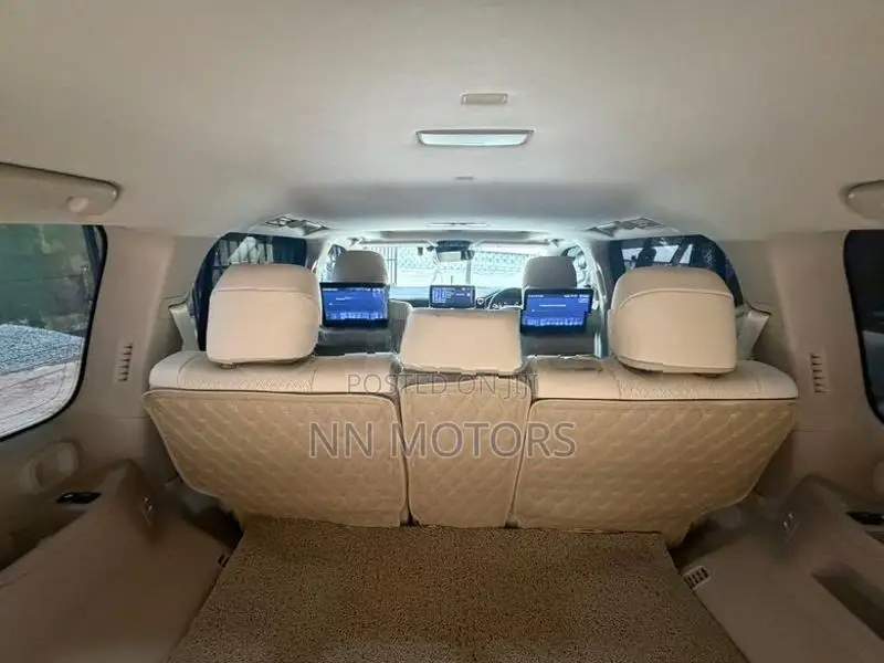 Toyota Land Cruiser Prado 300 2024
