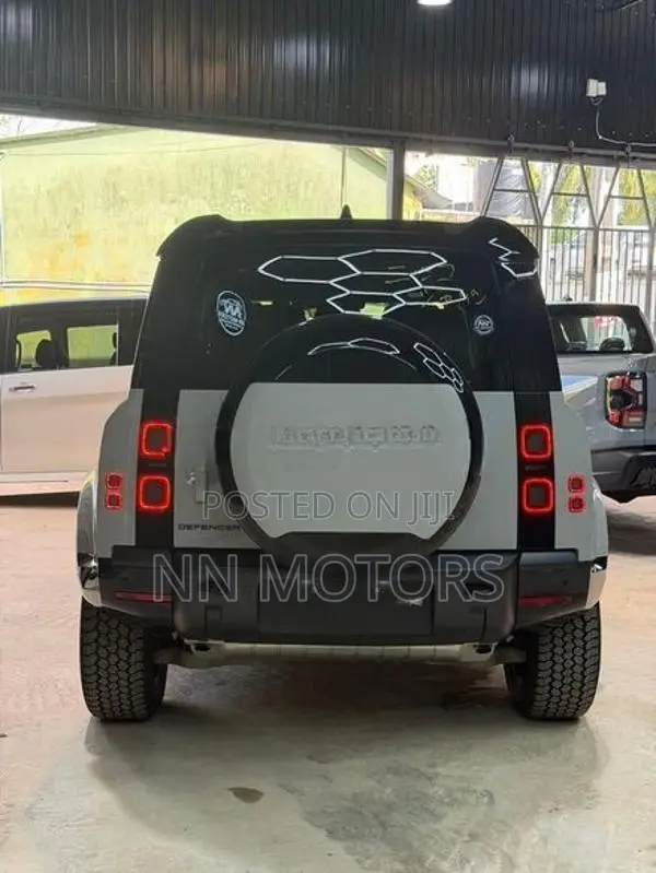 Land Rover Defender 110 Straight Petrol 2026