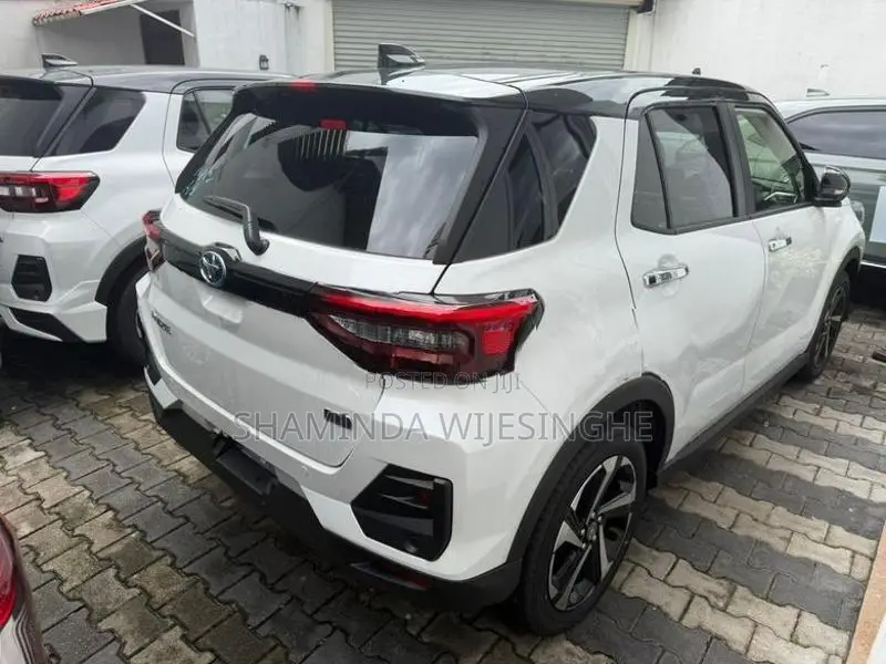 Toyota Raize hybrid 4way 2026