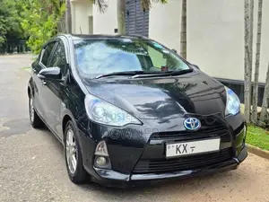 Toyota Aqua S grade 2013