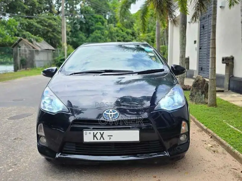 Toyota Aqua S grade 2013