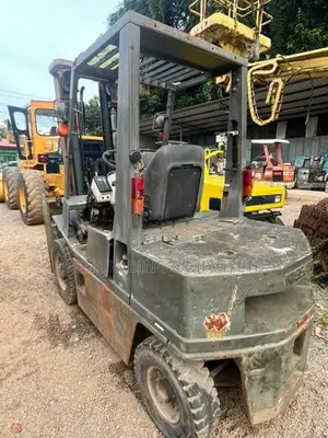 Nissan 2.5Ton forklift