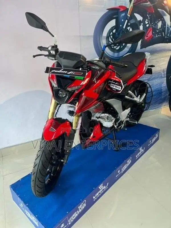 Bajaj Pulsar N160 premium 2026