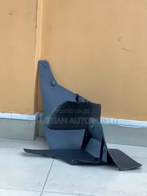 LC 100 Rear Mud Flap Set