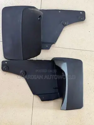 LC 100 Rear Mud Flap Set