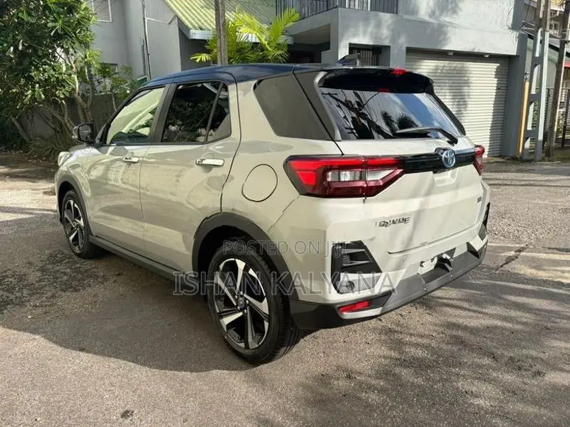 Toyota Raize Hybrid 1200cc 2026