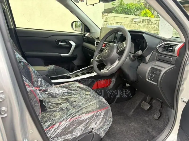 Toyota Raize Hybrid 1200cc 2026