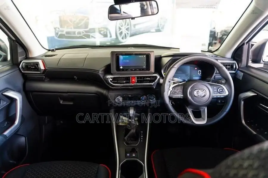 Toyota Raize Z Hybrid 2025