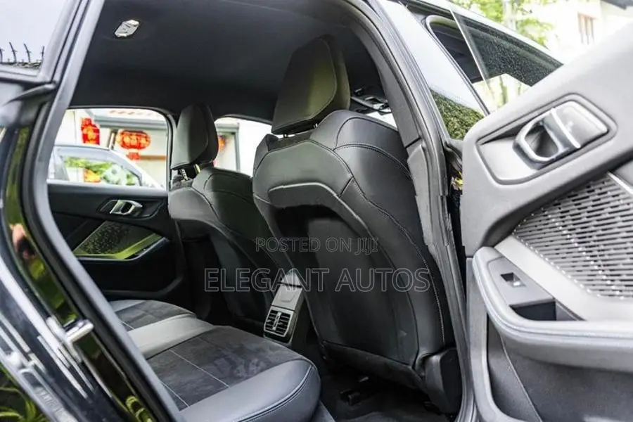 BMW 220i MSPORT 2025