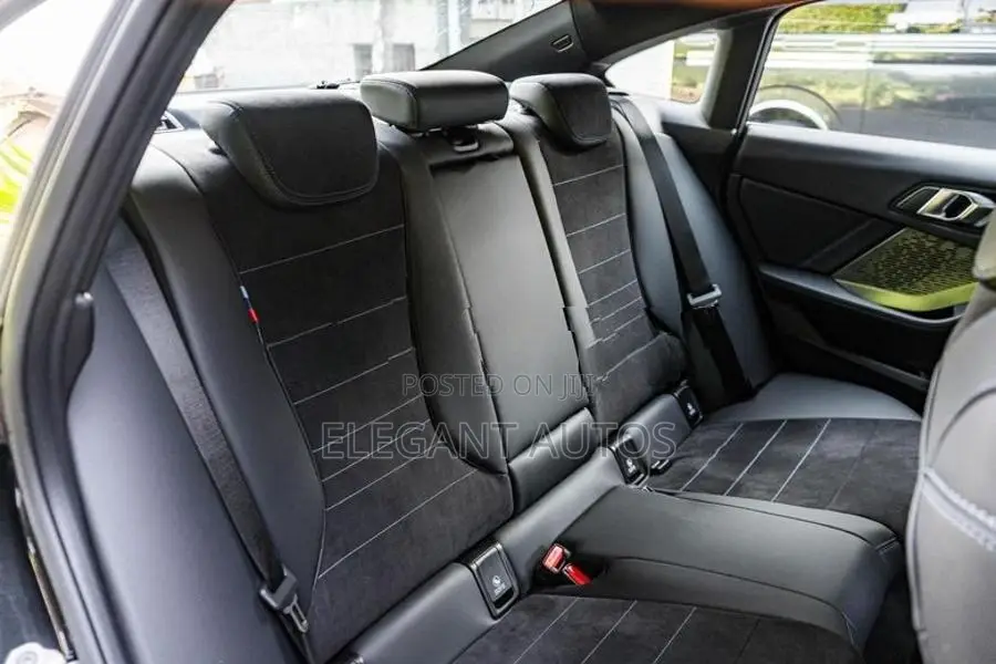 BMW 220i MSPORT 2025