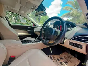 Jaguar XE 2017
