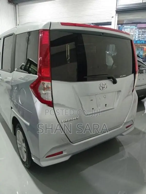 Toyota Roomy x 2023
