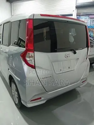 Toyota Roomy x 2023