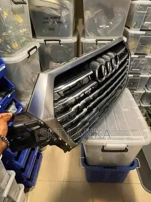 Genuine Audi Q7 2017 Bumper Main Grill Shell