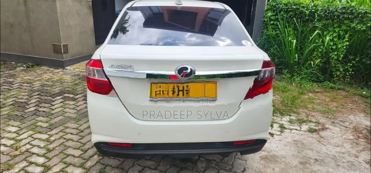Perodua Bezza 2018