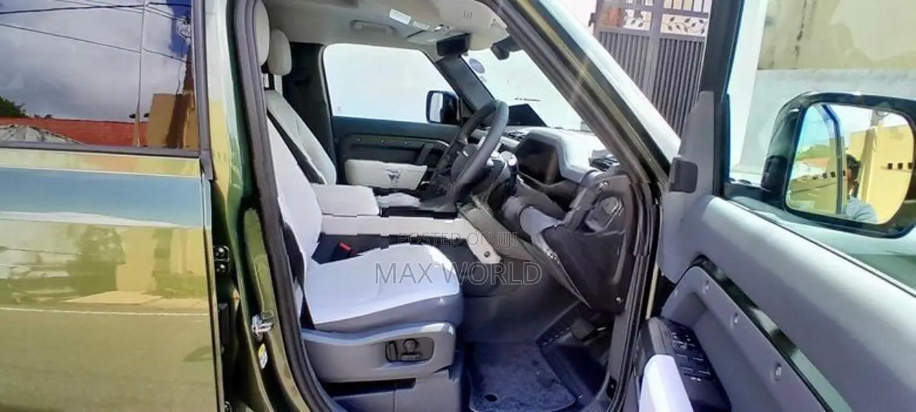 Land Rover Defender HSE P300 Latest B/Ne 2026