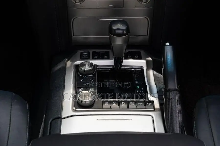 Toyota Land Cruiser 202 V8 ZX 2017