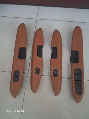 Honda Vesel RU) Orange Pack Door Hand Rest Set
