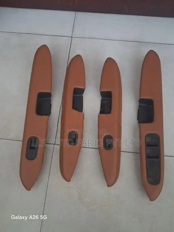Honda Vesel RU) Orange Pack Door Hand Rest Set