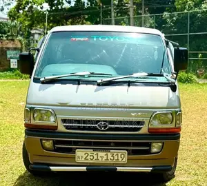 Toyota Dolphin LH113 1993