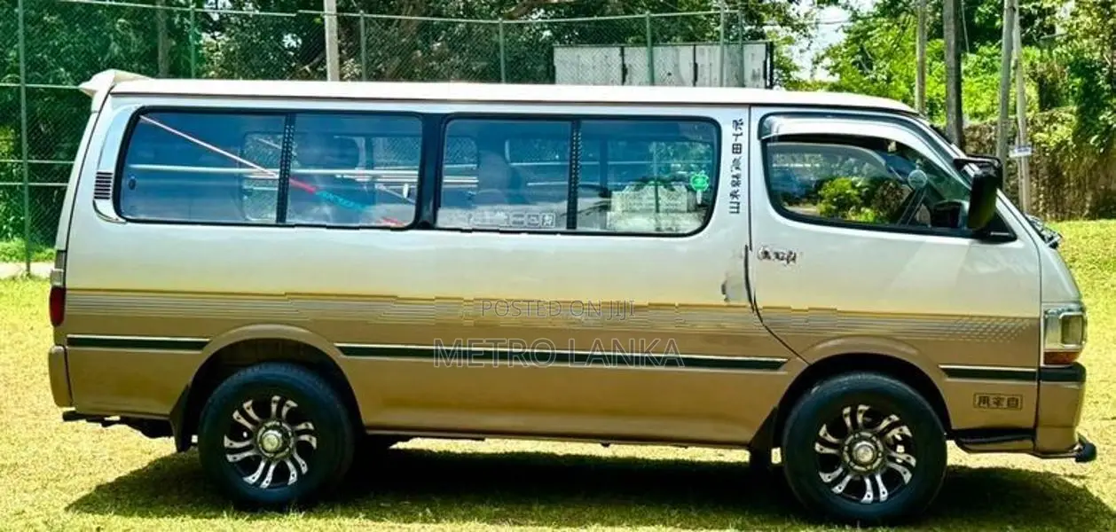 Toyota Dolphin LH113 1993