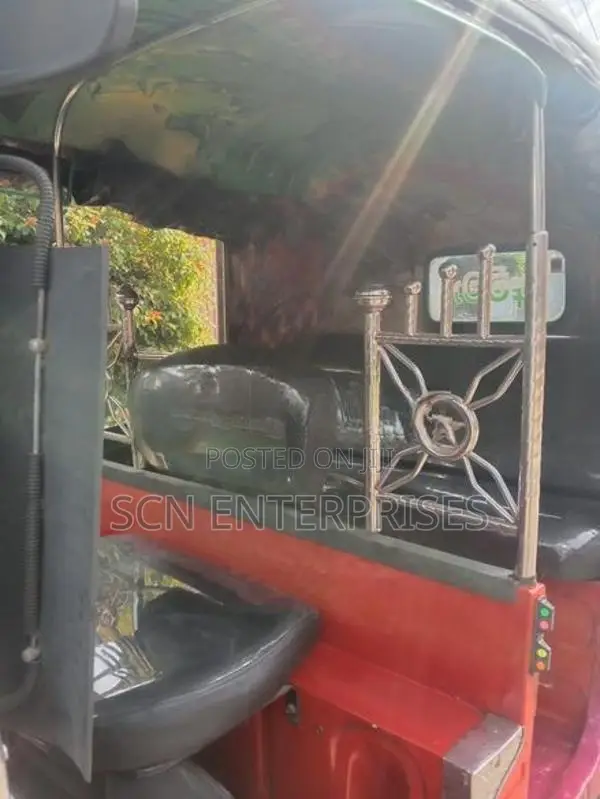 Bajaj RE 2012