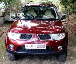 Mitsubishi Montero Sports 2012