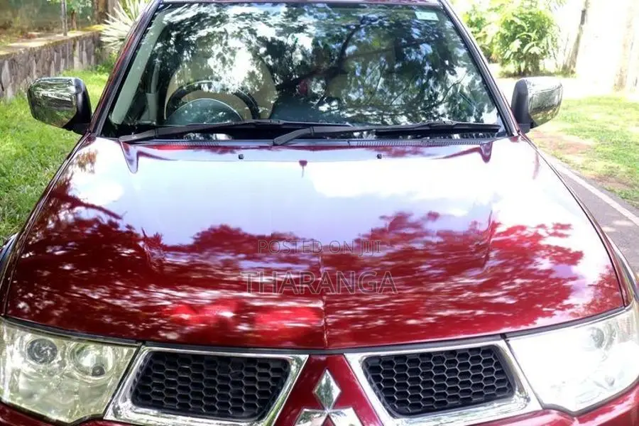 Mitsubishi Montero Sports 2012