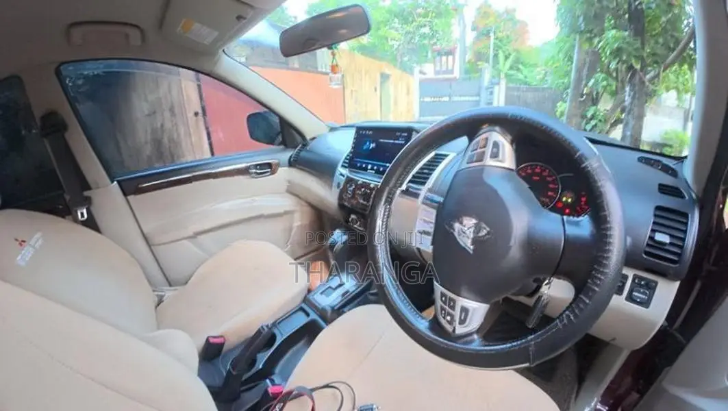 Mitsubishi Montero Sports 2012