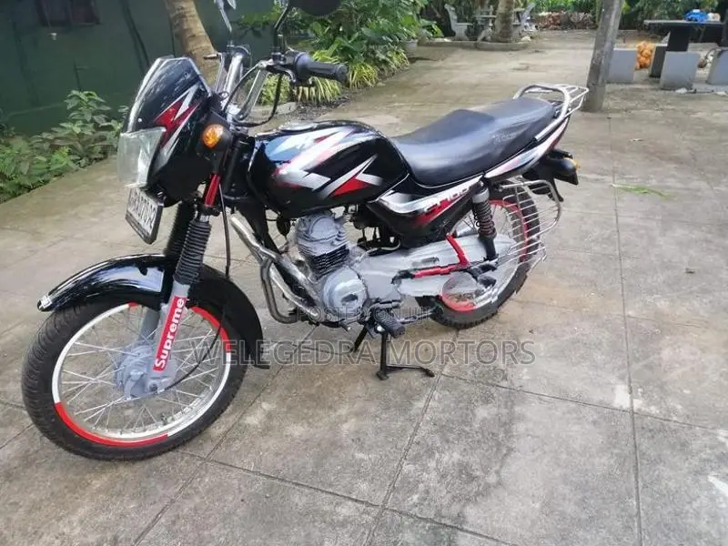 Bajaj CT100 2012