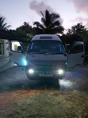 Toyota Dolphin Van 1991