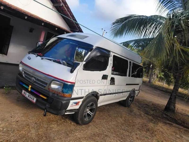 Toyota Dolphin Van 1991