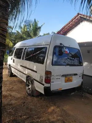 Toyota Dolphin Van 1991
