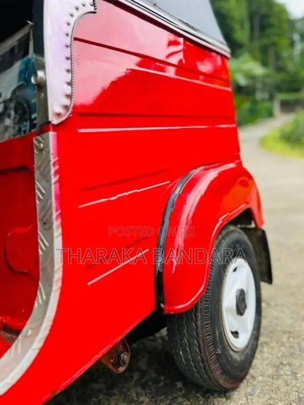 Bajaj RE 2009