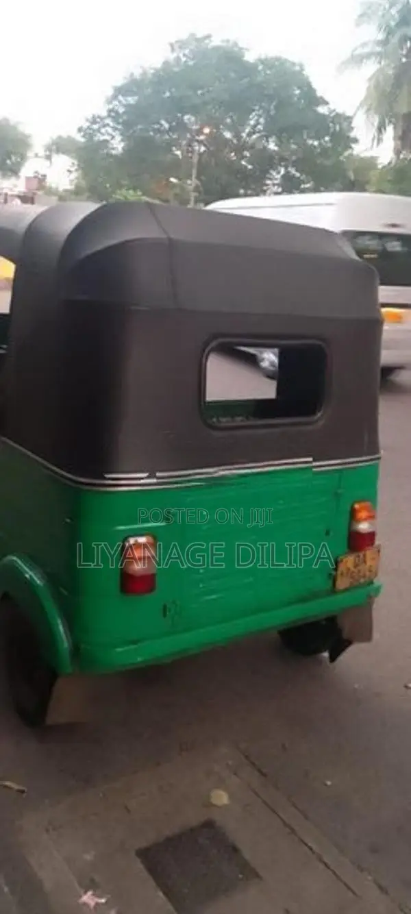 Bajaj RE 2005