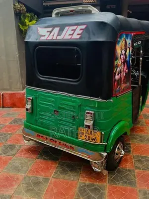 Bajaj RE 2014