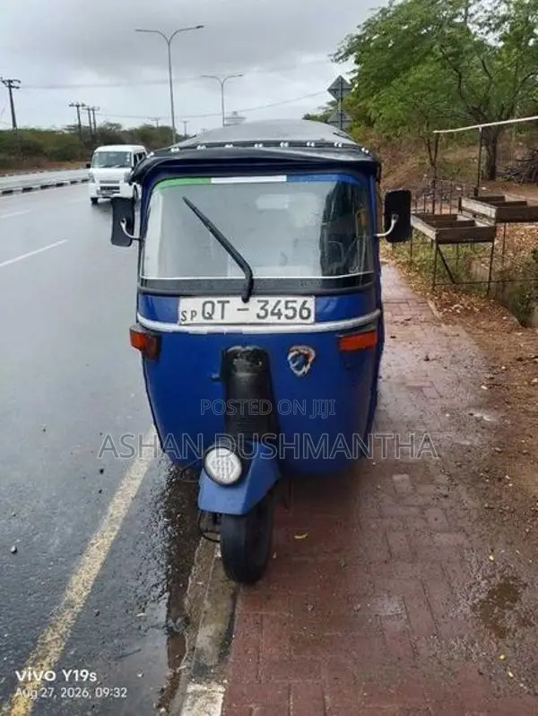 Bajaj RE 2008
