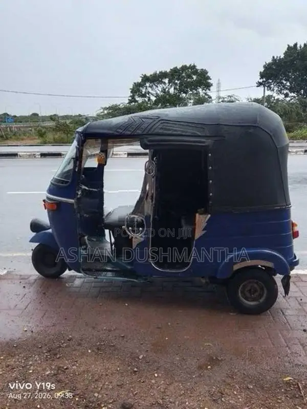 Bajaj RE 2008