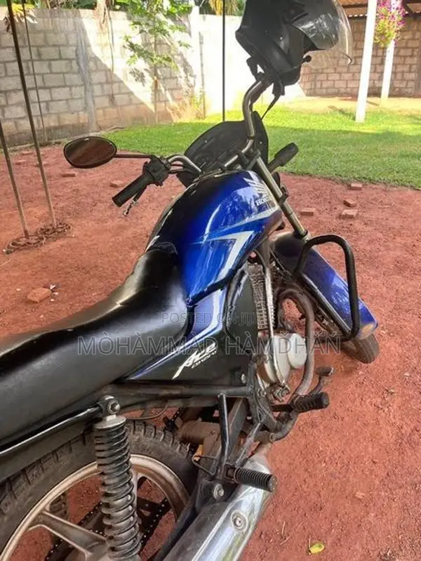 Honda CB 125 2012