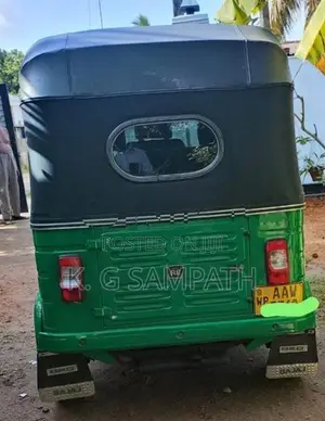 Bajaj RE 2015