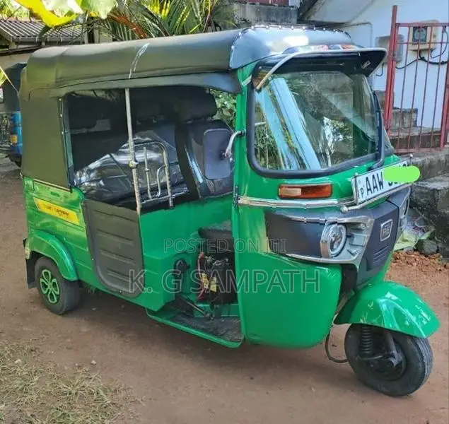 Bajaj RE 2015
