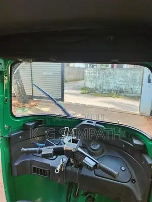 Bajaj RE 2015