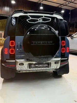 Land Rover Defender 2023