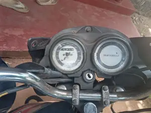 Bajaj Platina 100 2016