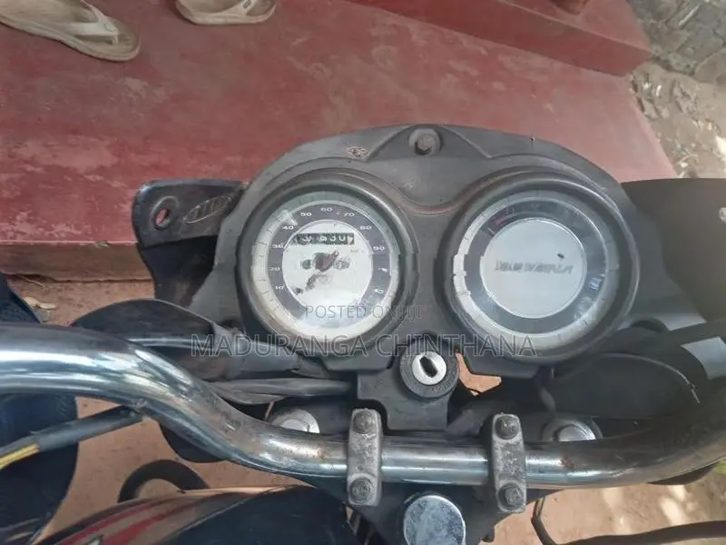Bajaj Platina 100 2016