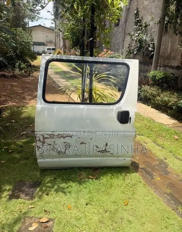 Toyota TownAce Loto CR27 Doors