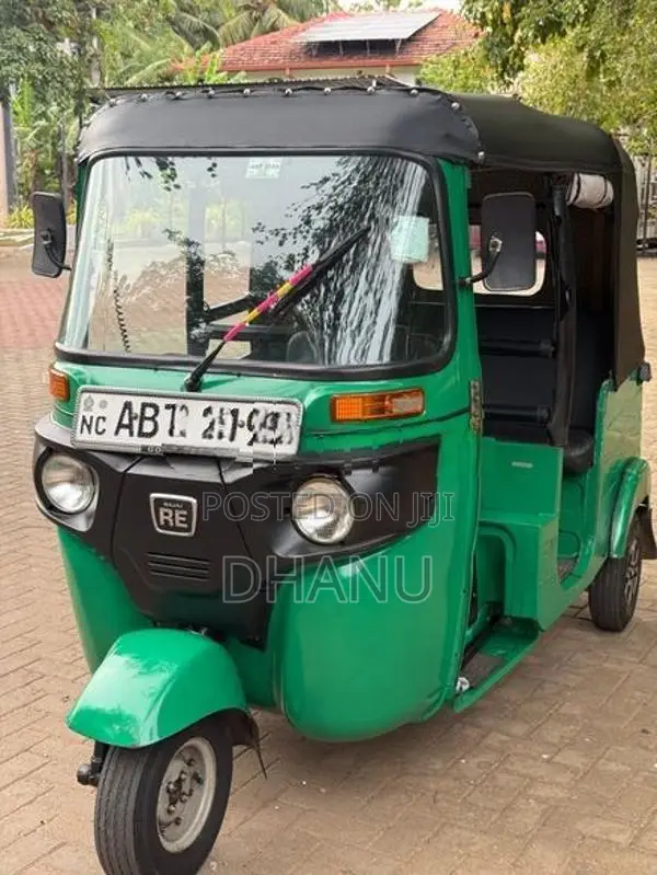 Bajaj RE 2018