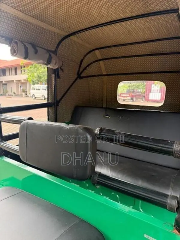 Bajaj RE 2018